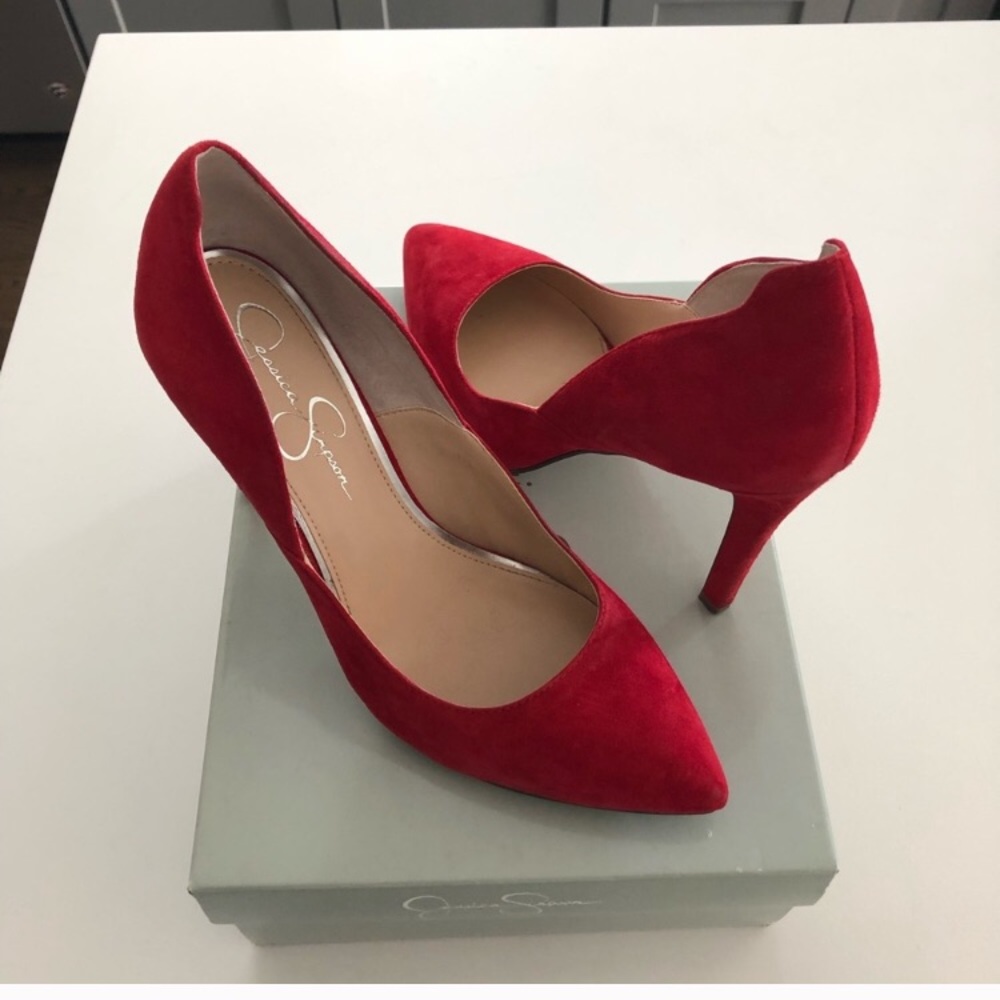 Red Pumps